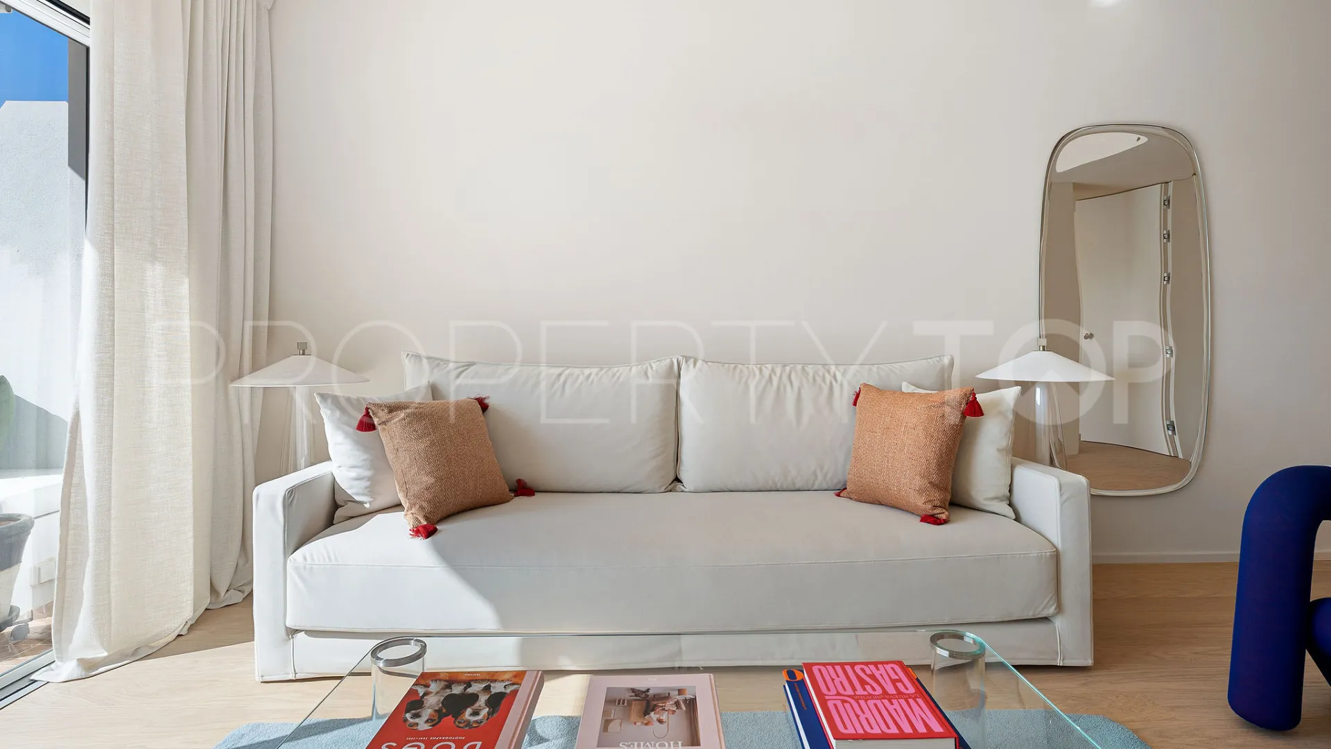 Se vende atico duplex con 2 dormitorios en Los Dragos