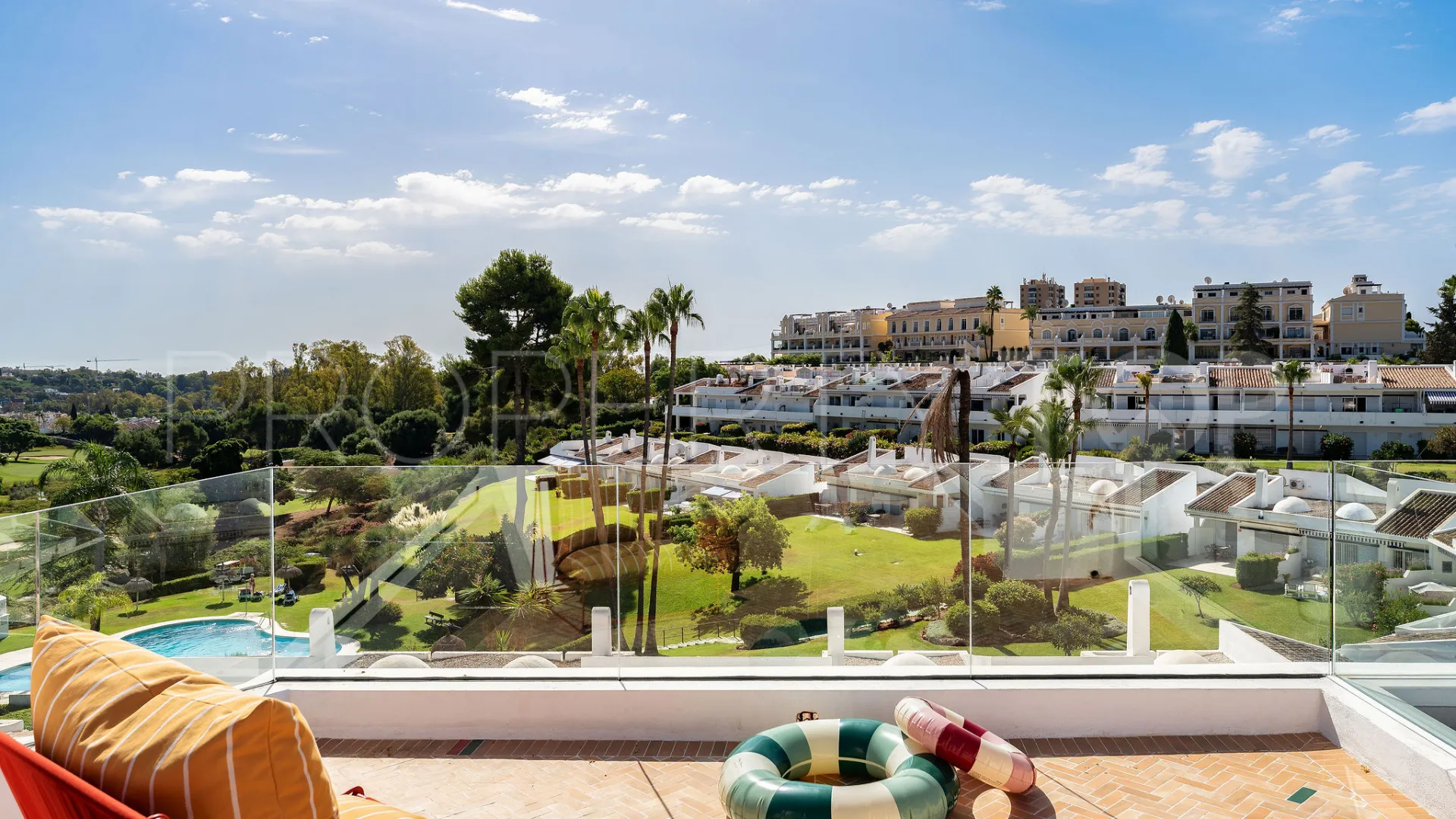 Se vende atico duplex con 2 dormitorios en Los Dragos