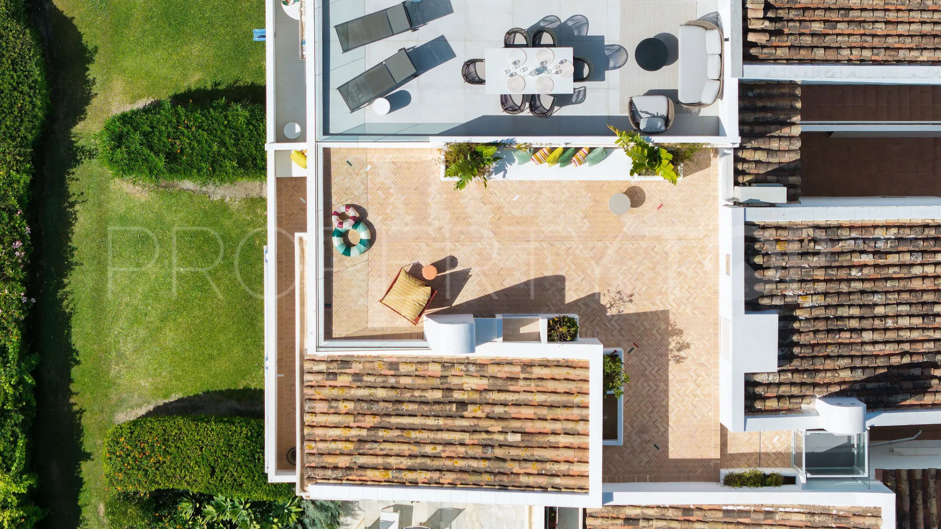 Se vende atico duplex con 2 dormitorios en Los Dragos