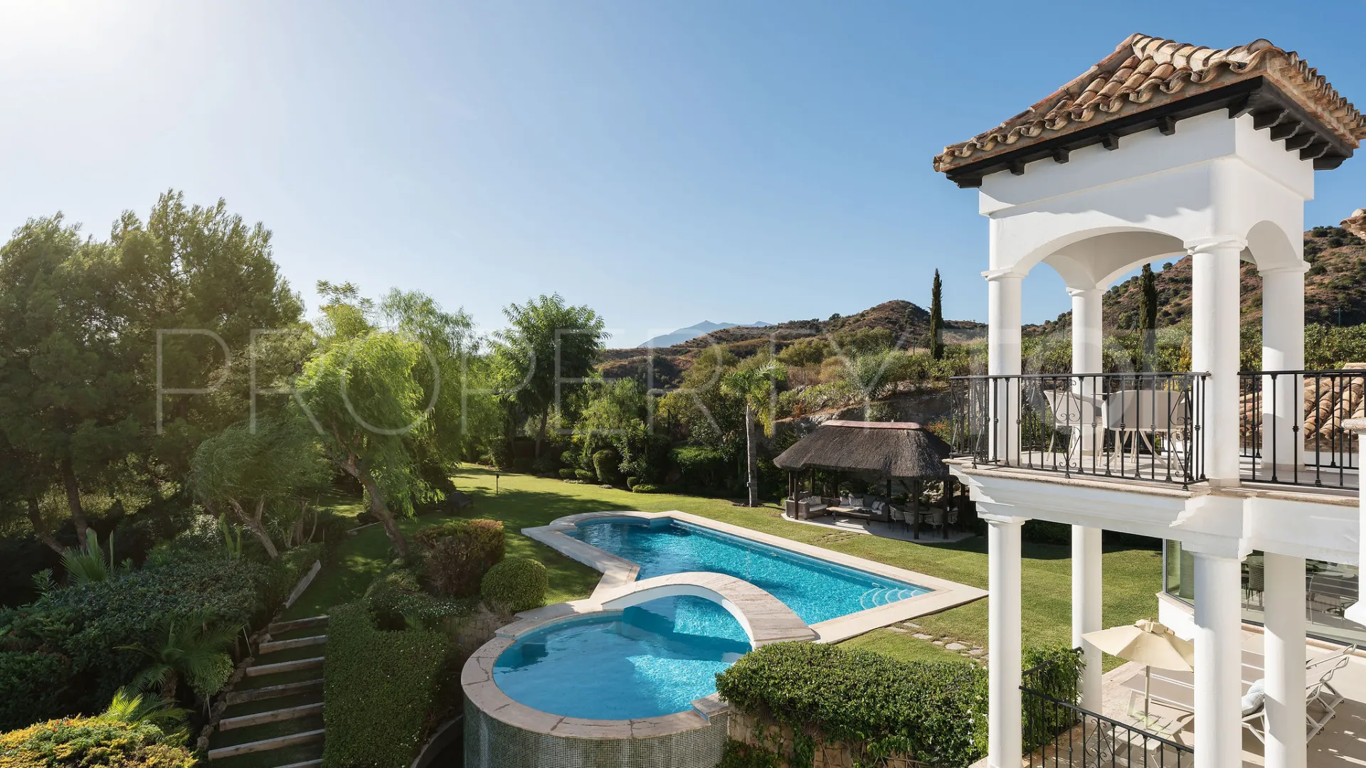 Villa en venta de 6 dormitorios en Marbella Hill Club
