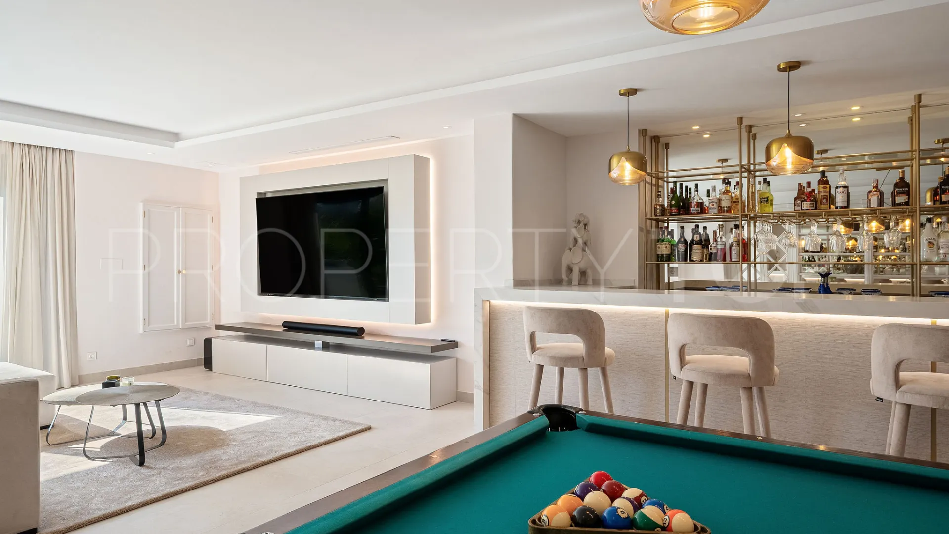Villa en venta de 6 dormitorios en Marbella Hill Club