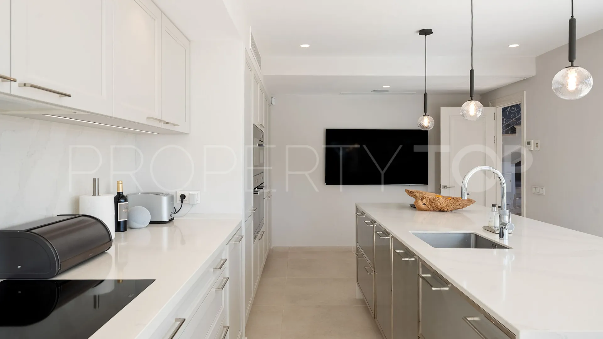 Villa en venta de 6 dormitorios en Marbella Hill Club