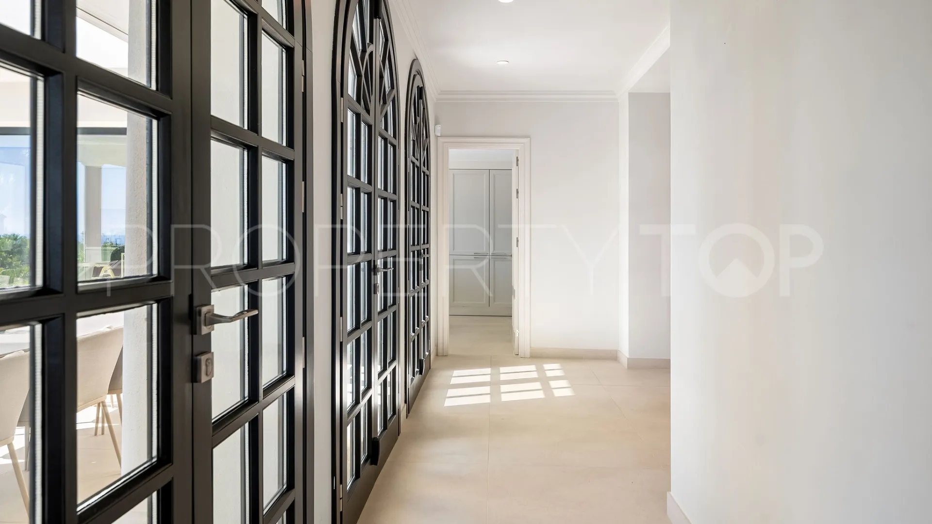 Villa en venta de 6 dormitorios en Marbella Hill Club
