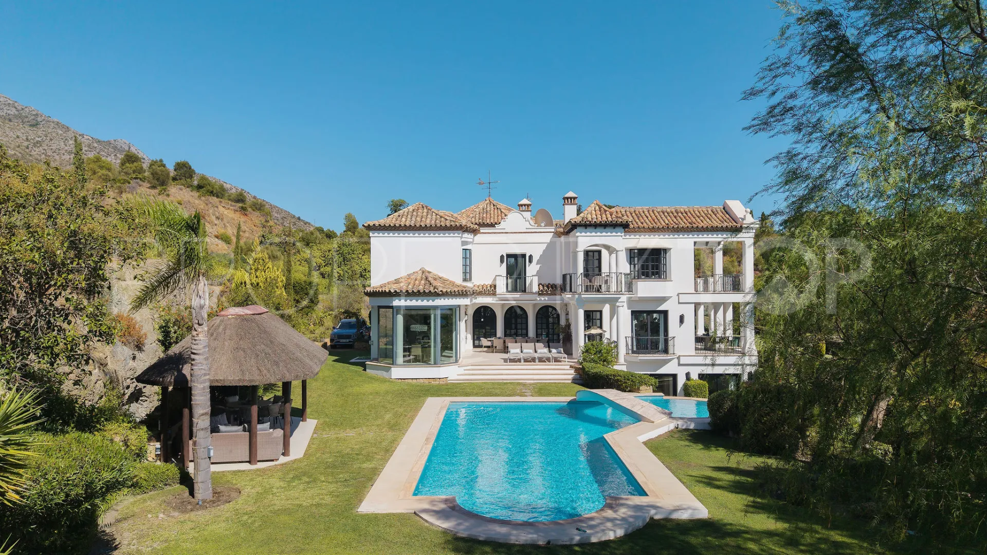 Villa en venta de 6 dormitorios en Marbella Hill Club