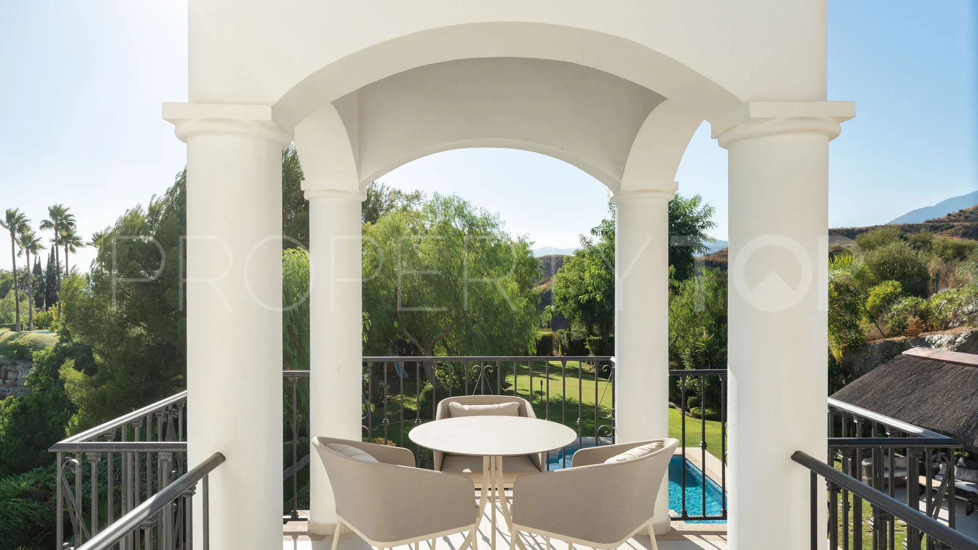 Villa en venta de 6 dormitorios en Marbella Hill Club