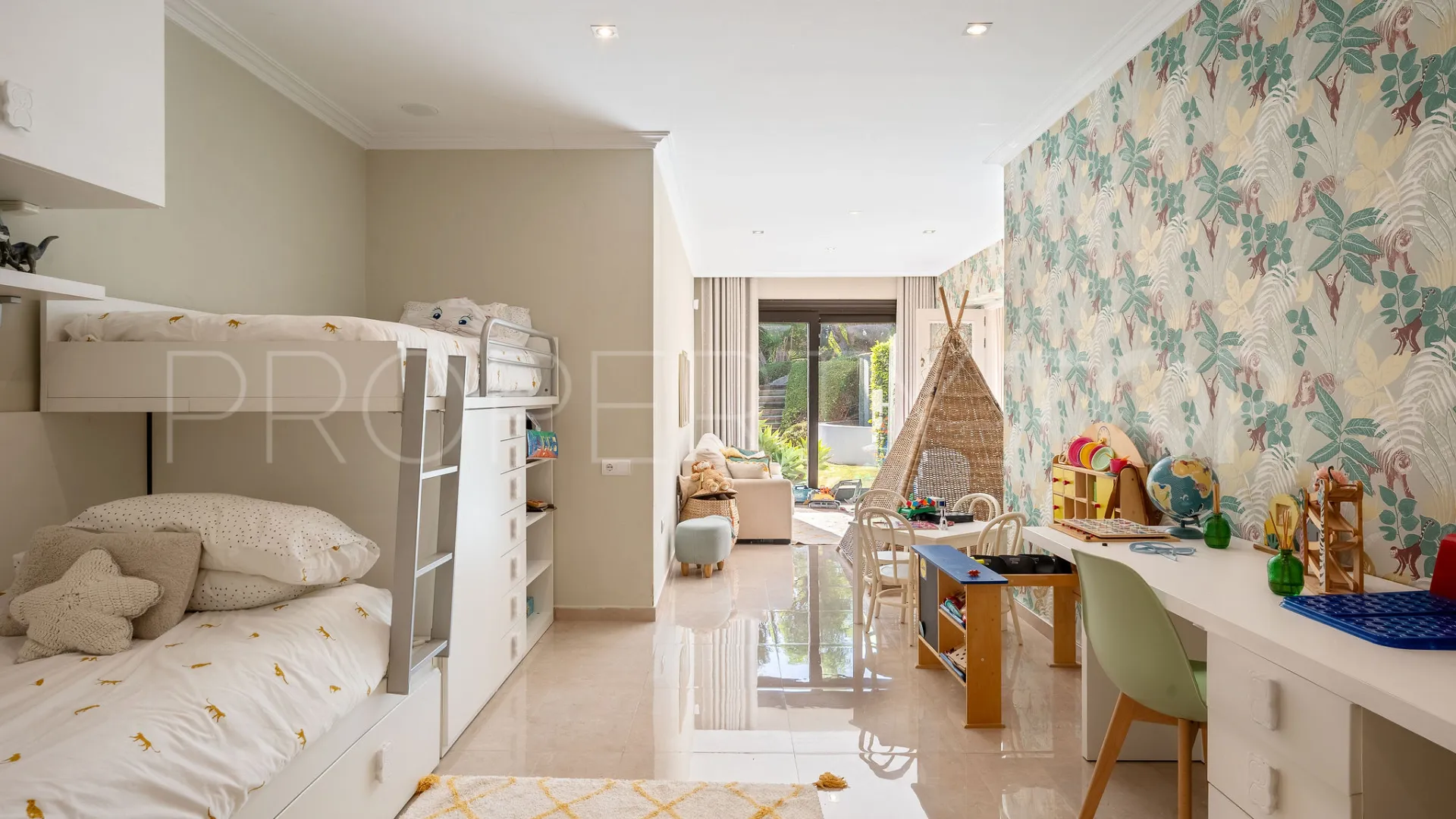 Villa en venta de 6 dormitorios en Marbella Hill Club