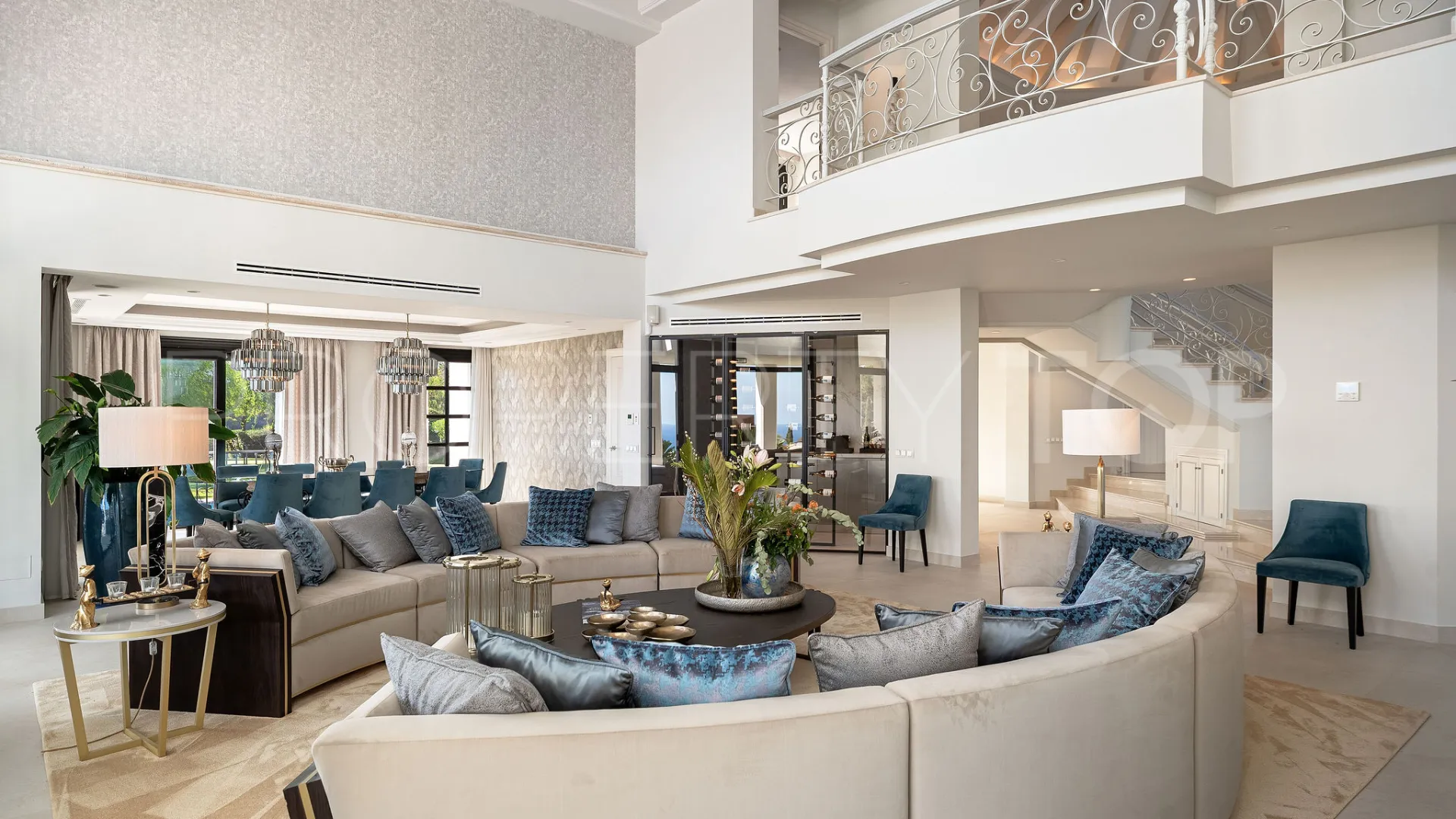 Villa en venta de 6 dormitorios en Marbella Hill Club