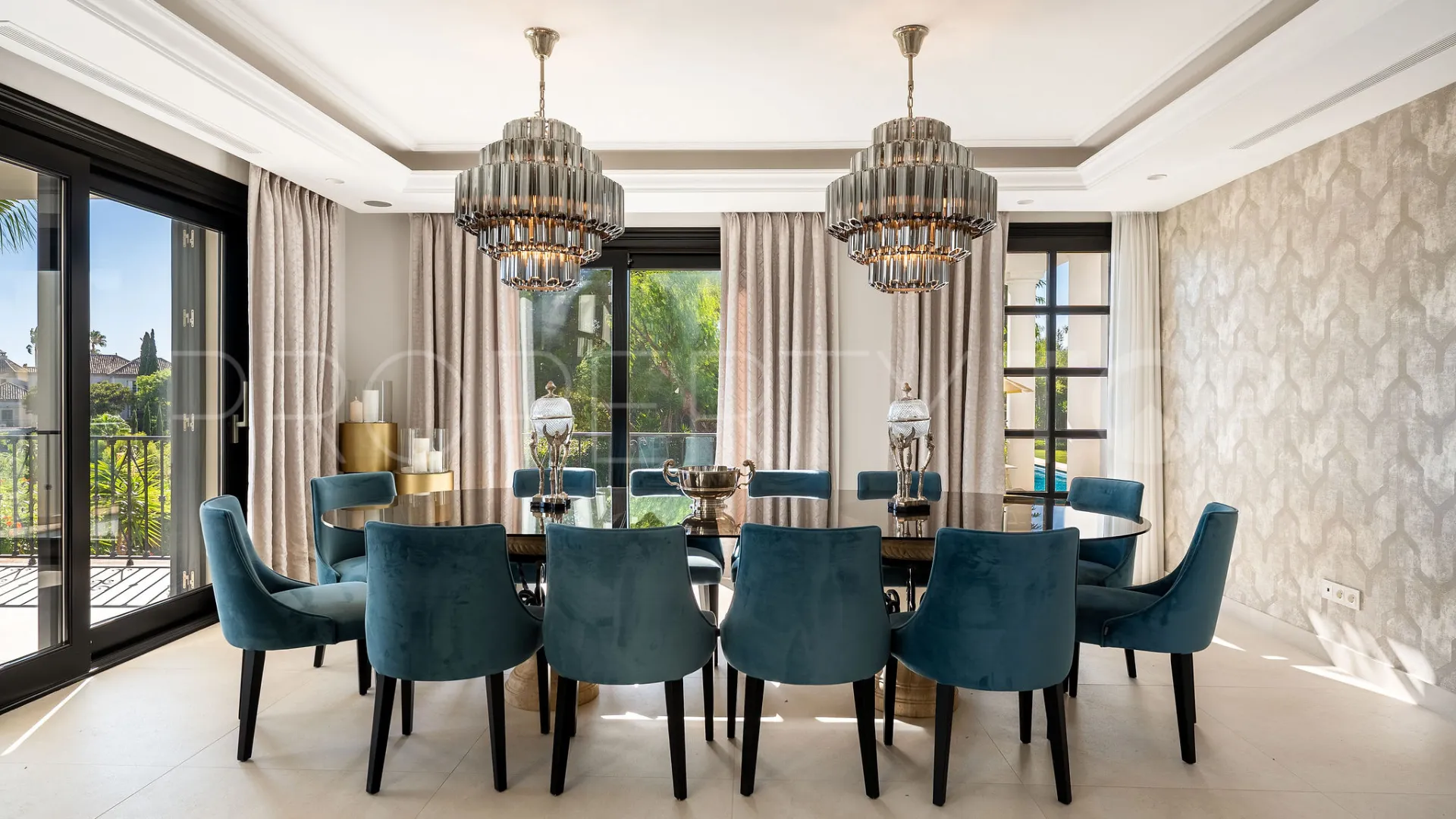 Villa en venta de 6 dormitorios en Marbella Hill Club