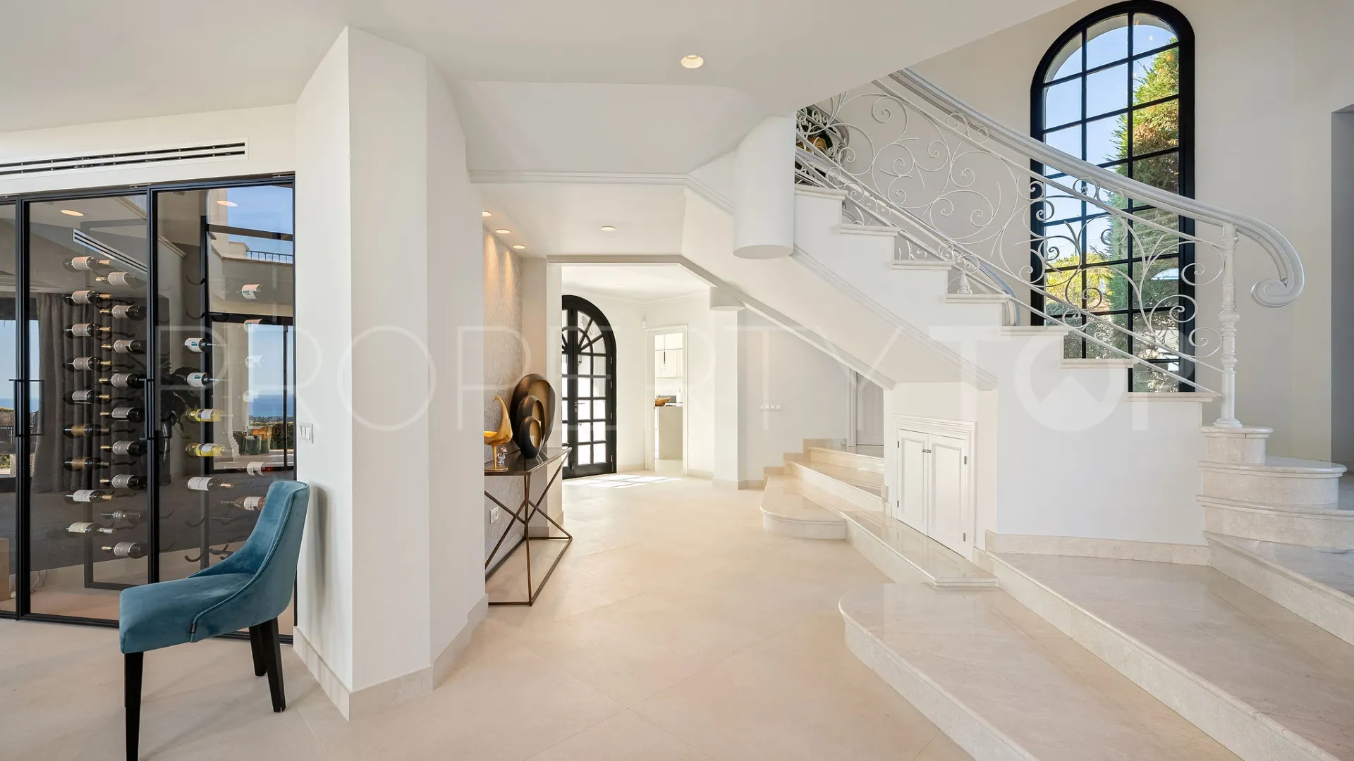 Villa en venta de 6 dormitorios en Marbella Hill Club