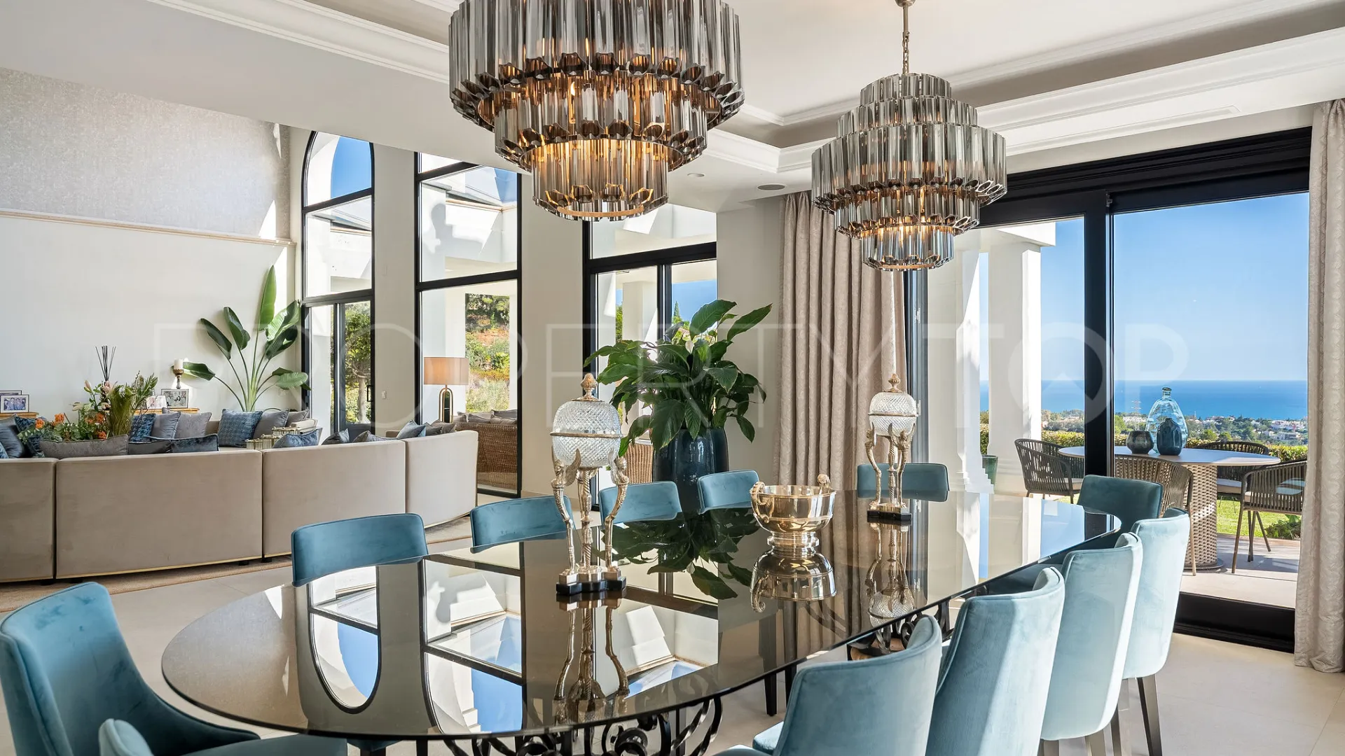Villa en venta de 6 dormitorios en Marbella Hill Club