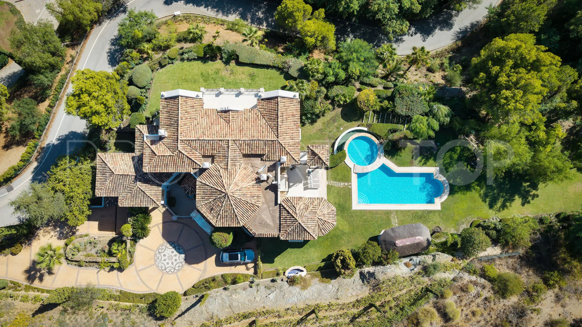 Villa en venta de 6 dormitorios en Marbella Hill Club