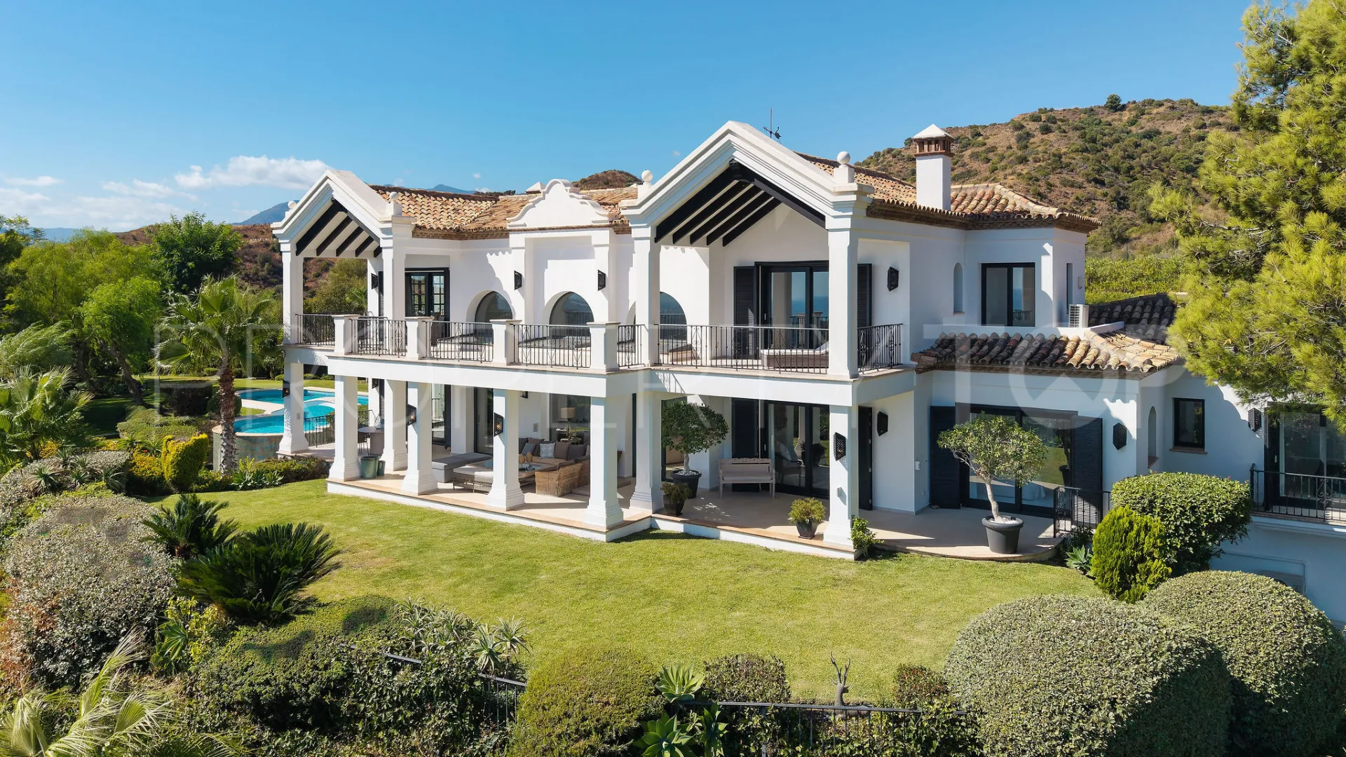 Villa en venta de 6 dormitorios en Marbella Hill Club