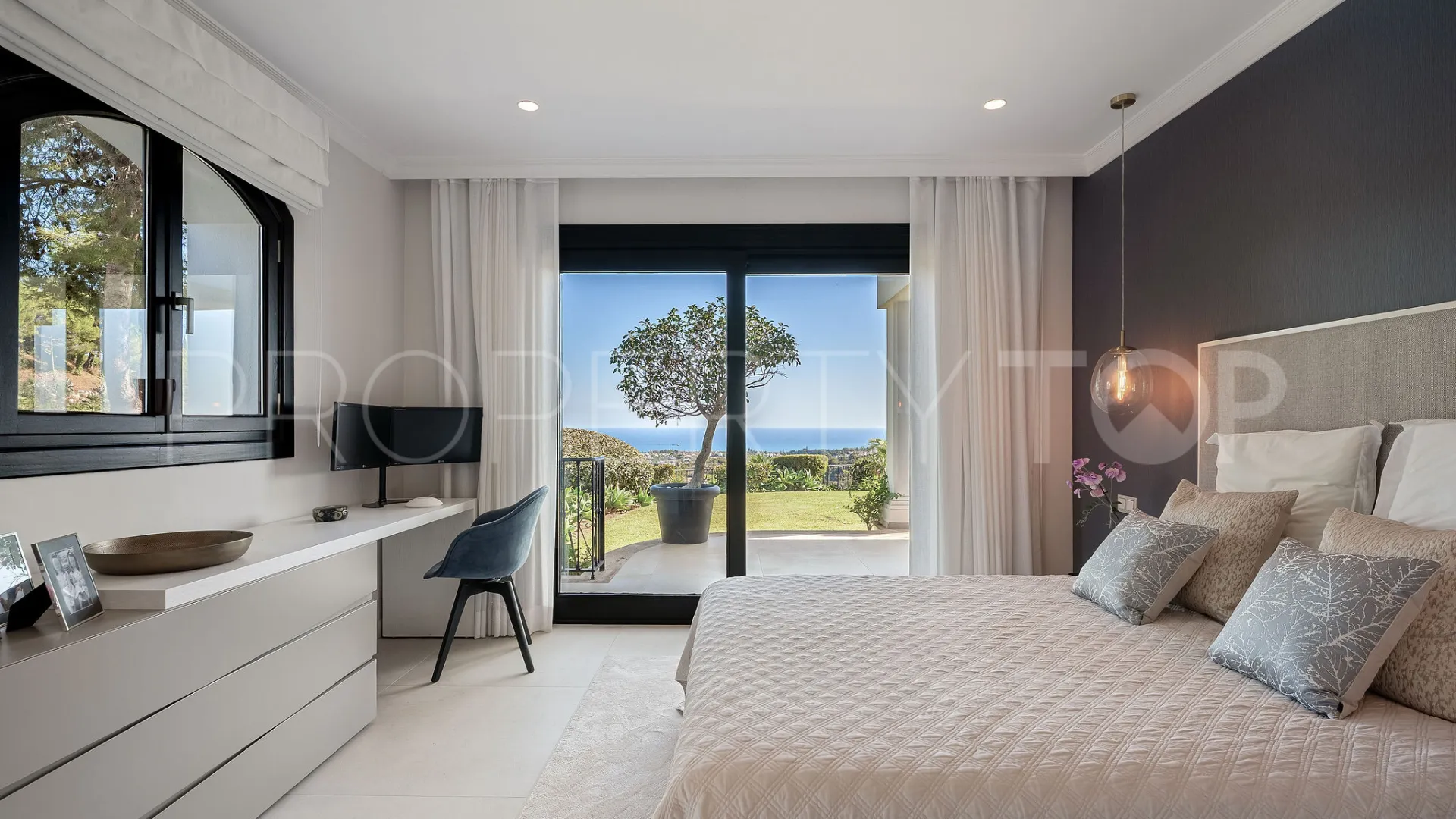 Villa en venta de 6 dormitorios en Marbella Hill Club
