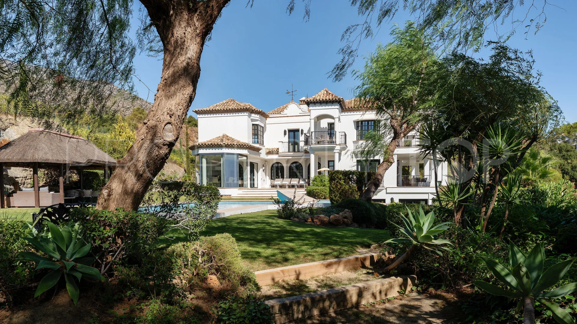 Villa en venta de 6 dormitorios en Marbella Hill Club