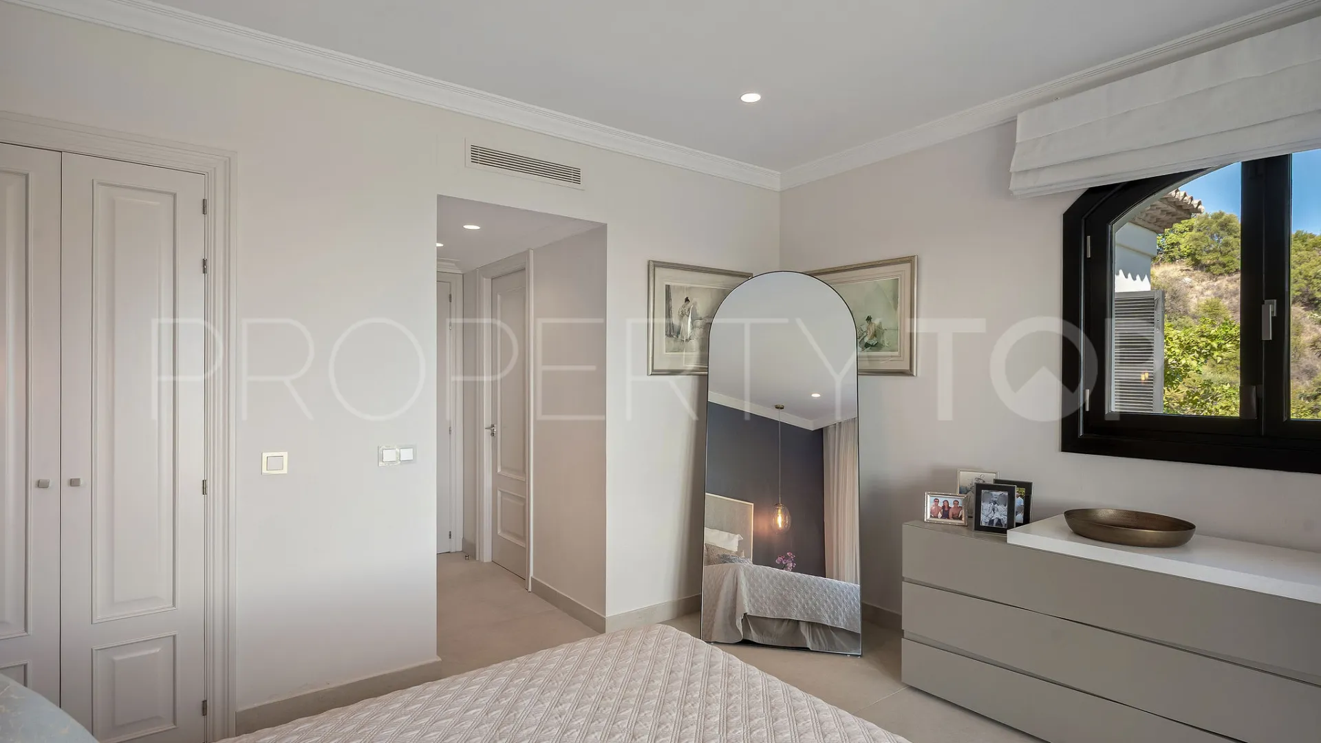 Villa en venta de 6 dormitorios en Marbella Hill Club