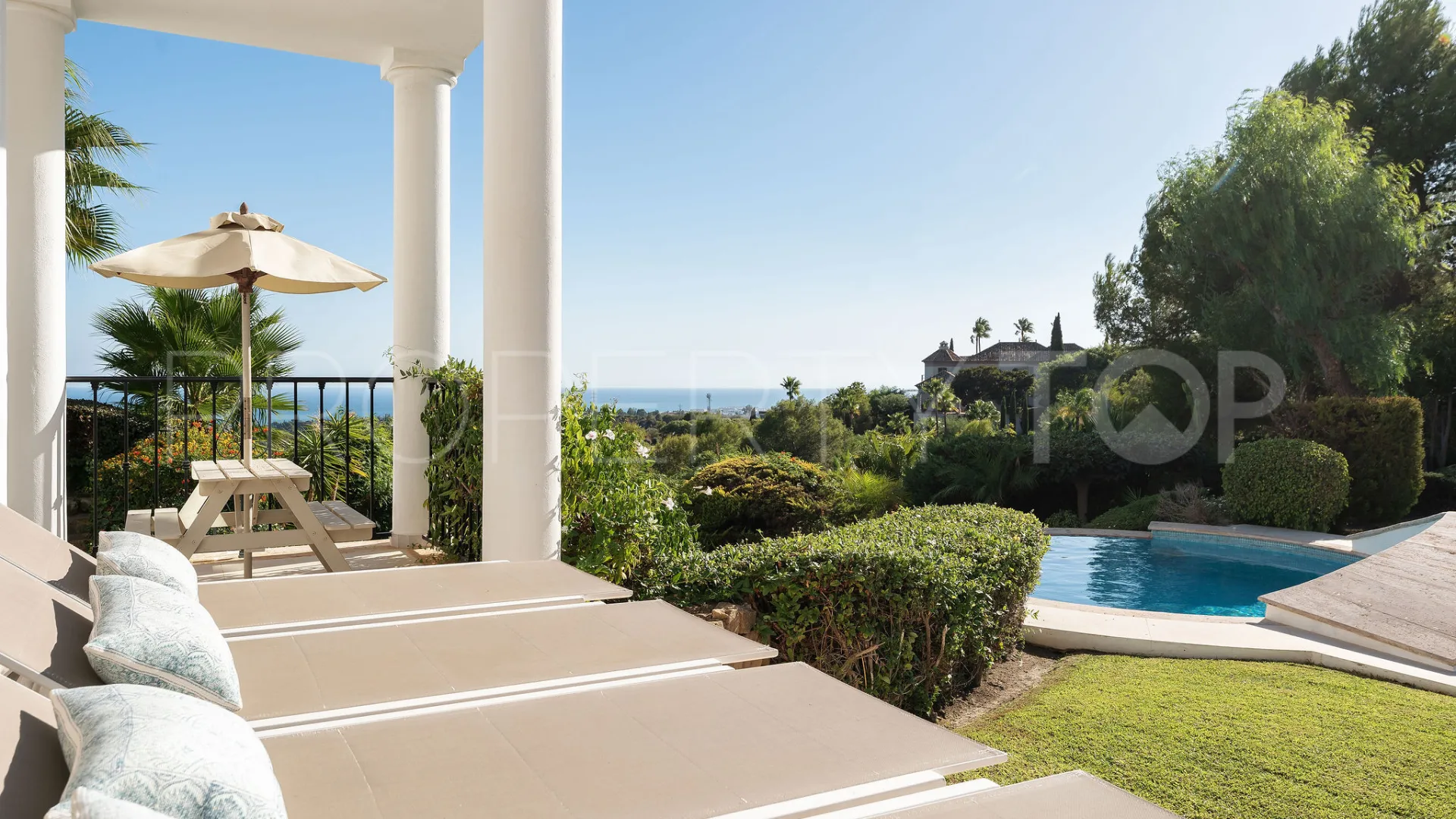 Villa en venta de 6 dormitorios en Marbella Hill Club
