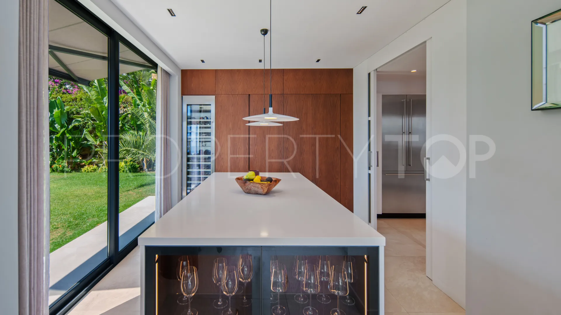 6 bedrooms villa in La Mairena for sale