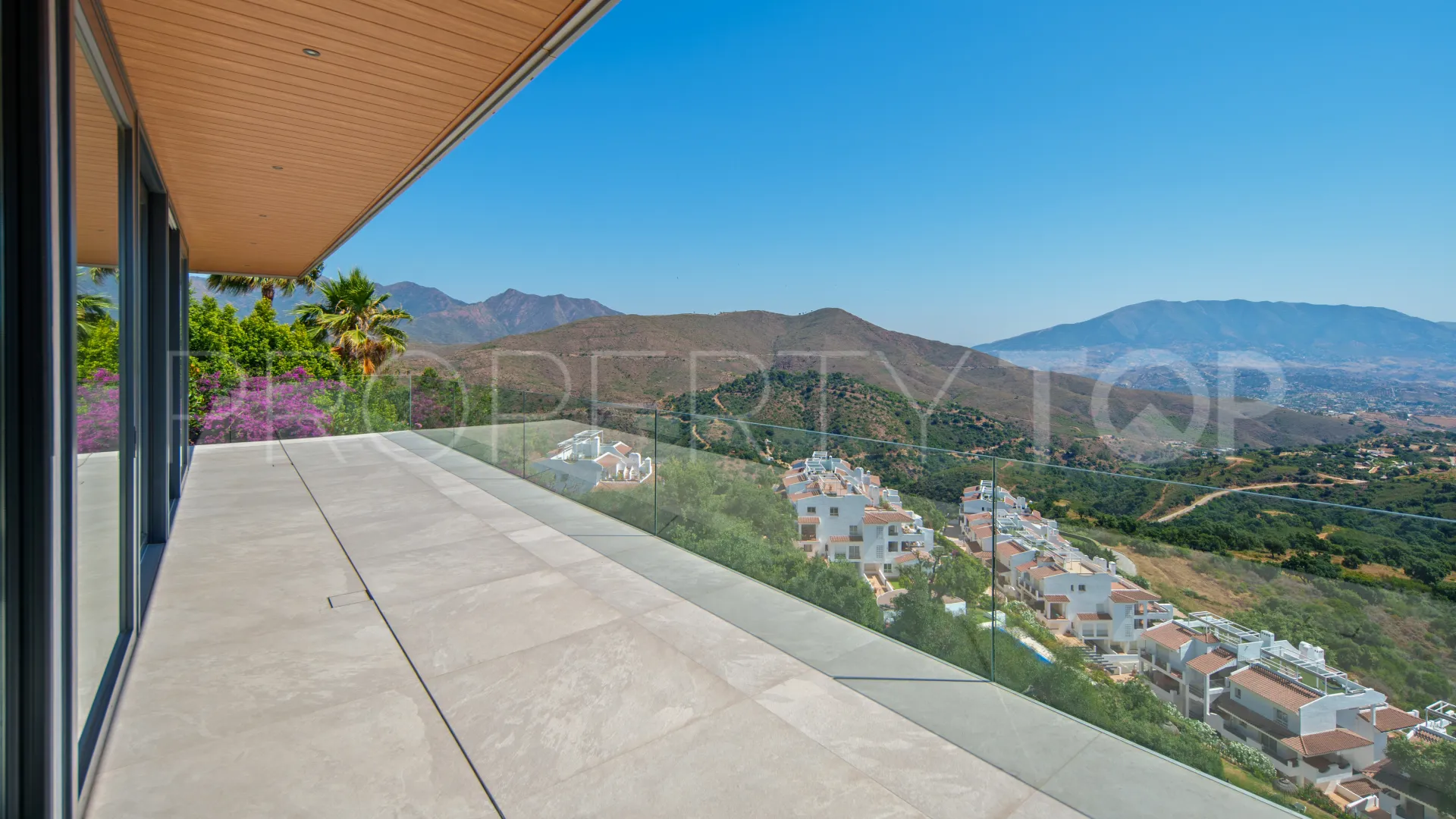 6 bedrooms villa in La Mairena for sale