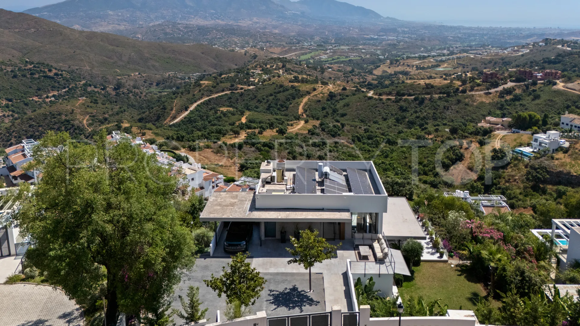 6 bedrooms villa in La Mairena for sale