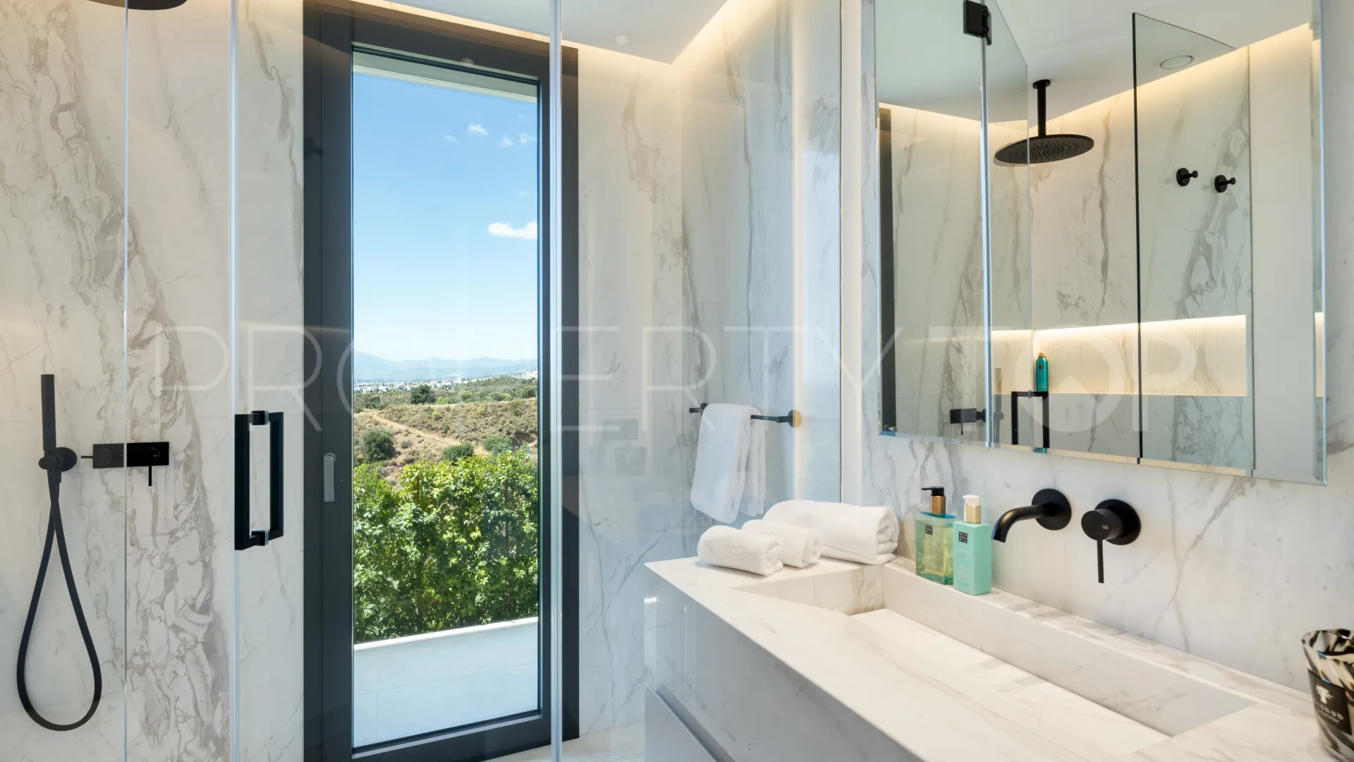 For sale 4 bedrooms villa in El Rosario