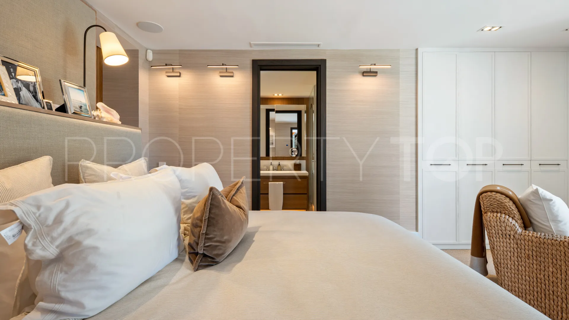 Apartment for sale in Marina Puente Romano