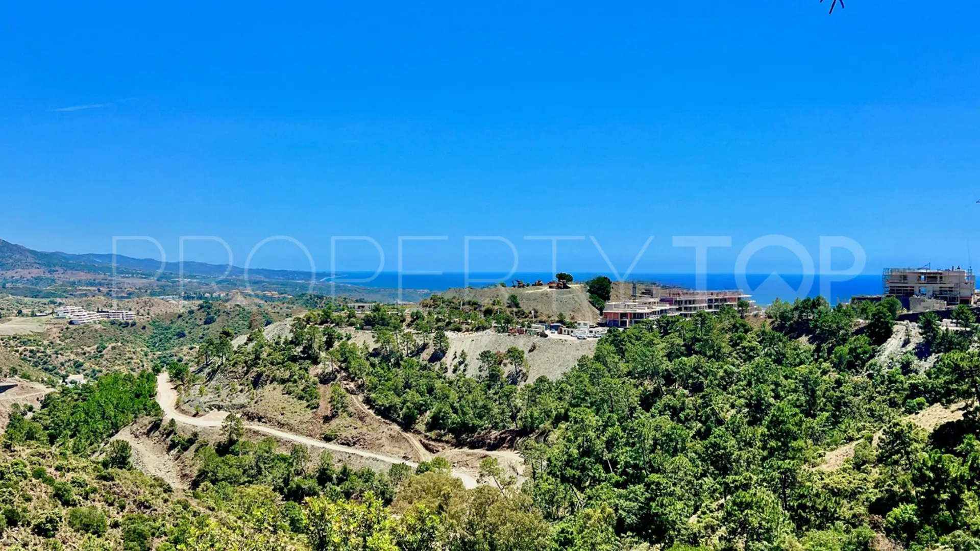 6 bedrooms plot for sale in El Madroñal