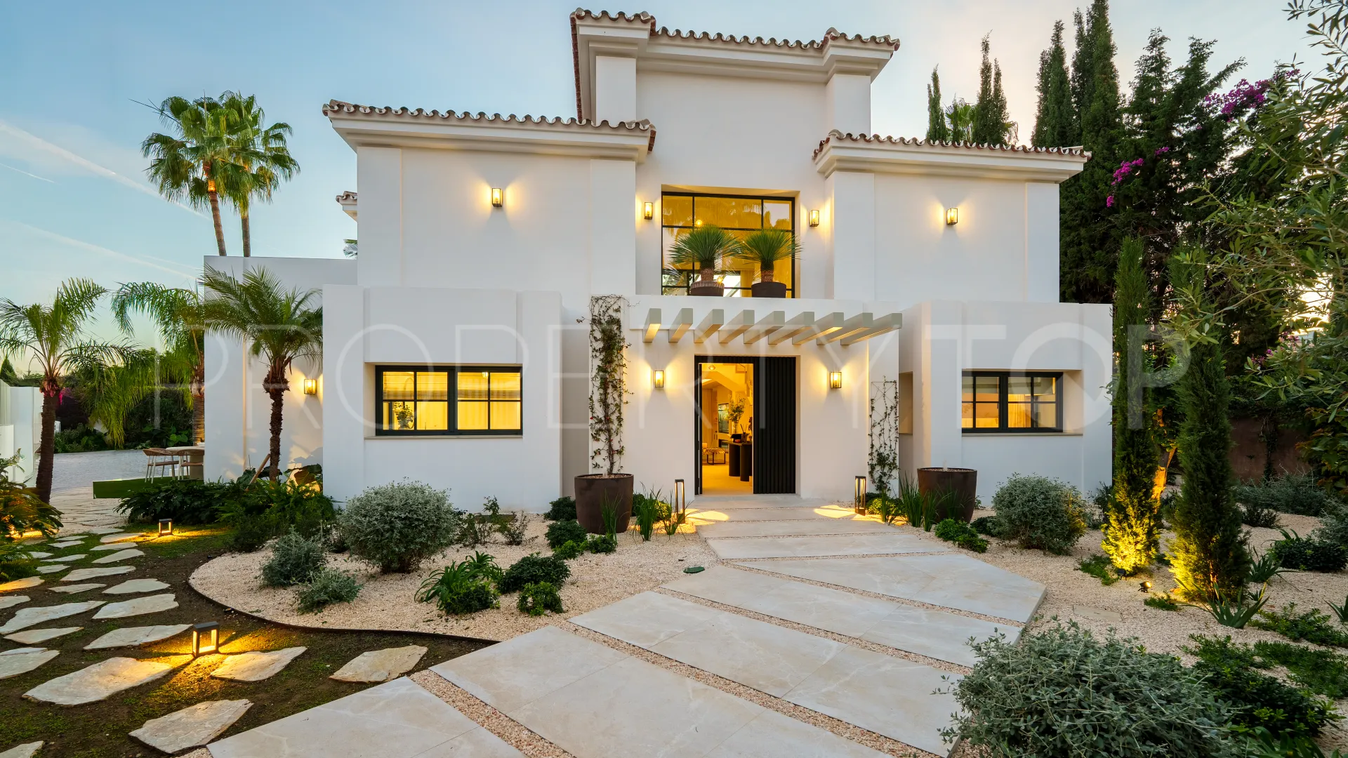 Se vende villa de 5 dormitorios en La Quinta