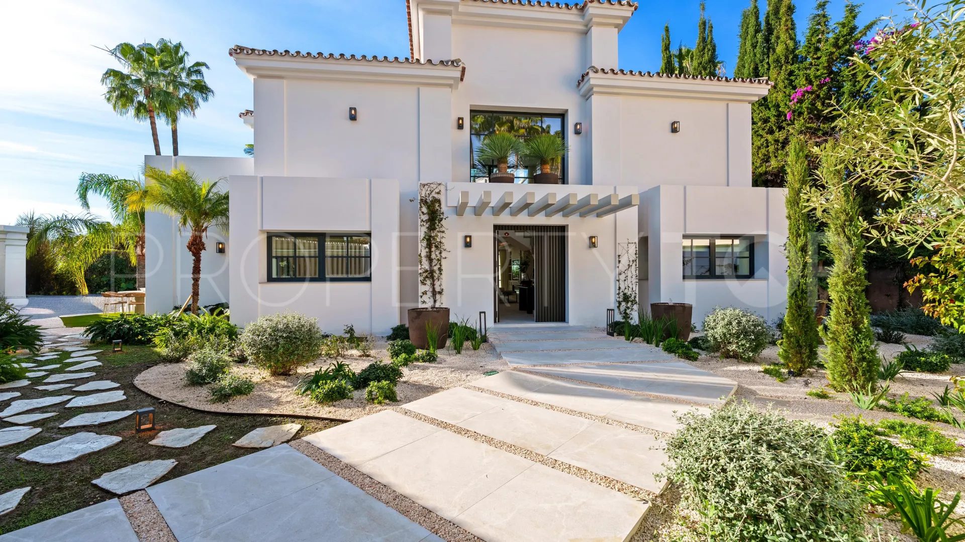Se vende villa de 5 dormitorios en La Quinta