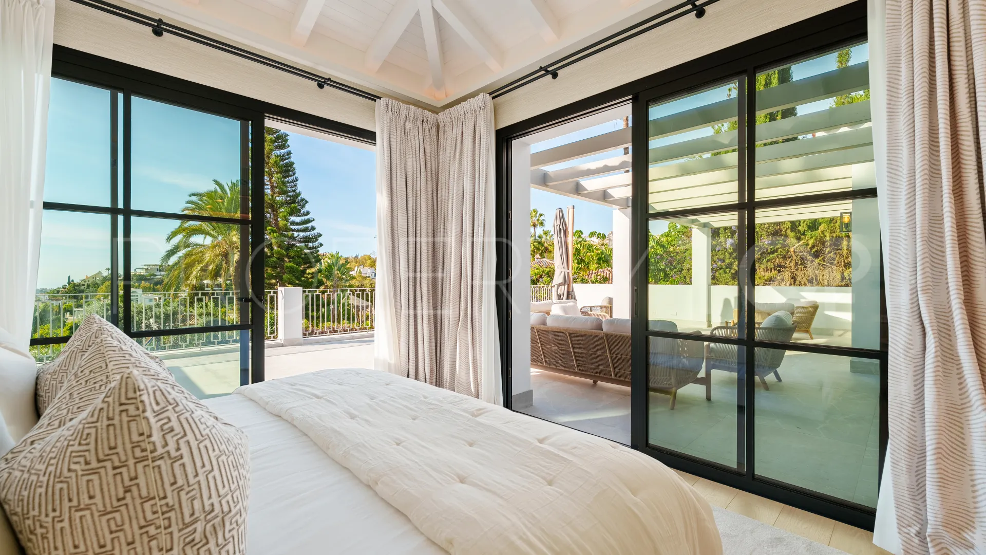 Se vende villa de 5 dormitorios en La Quinta