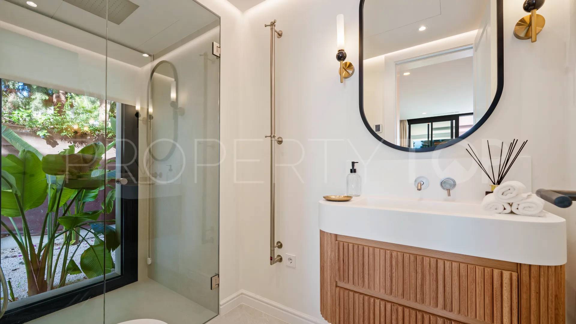 Se vende villa de 5 dormitorios en La Quinta