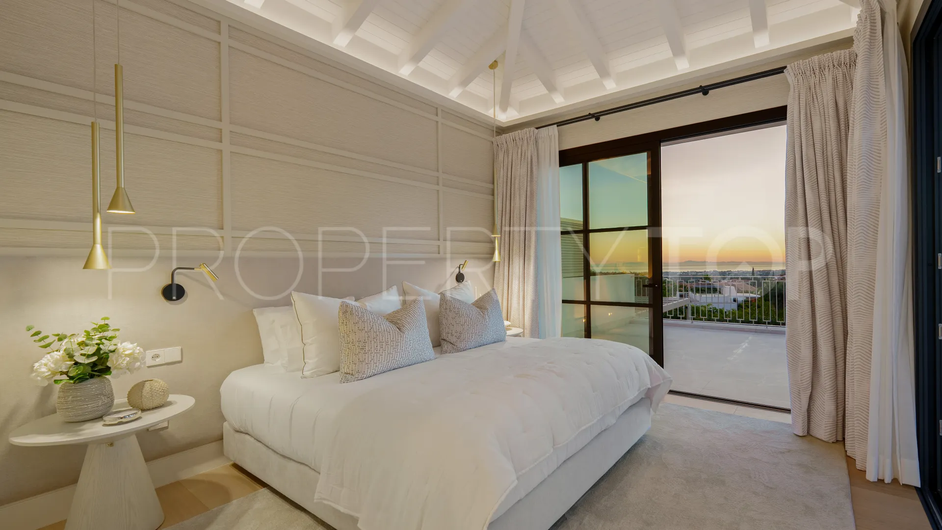 Se vende villa de 5 dormitorios en La Quinta