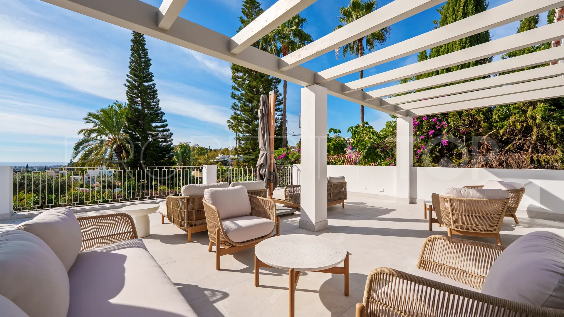 Se vende villa de 5 dormitorios en La Quinta