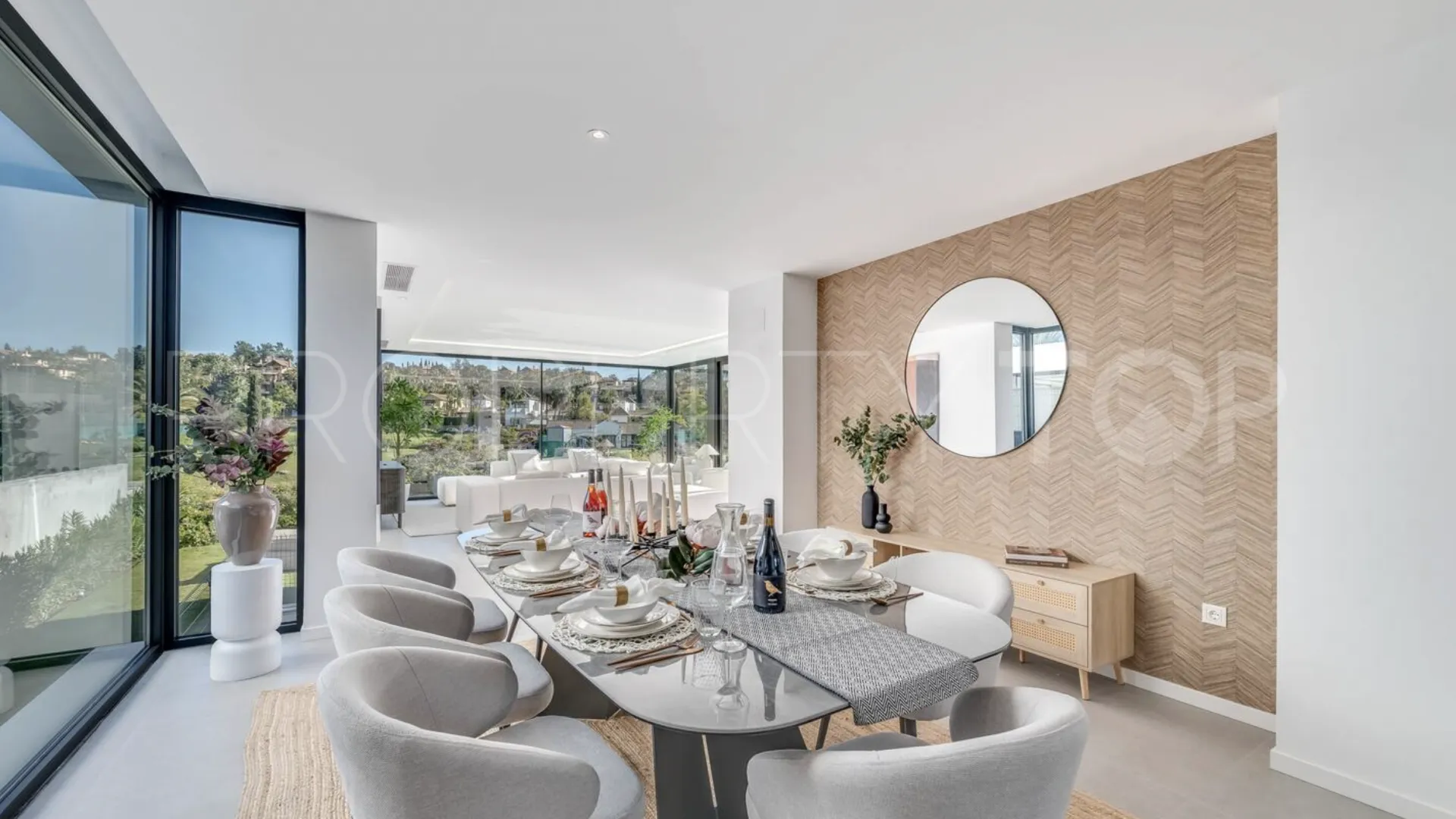 Villa en venta en El Paraiso con 5 dormitorios