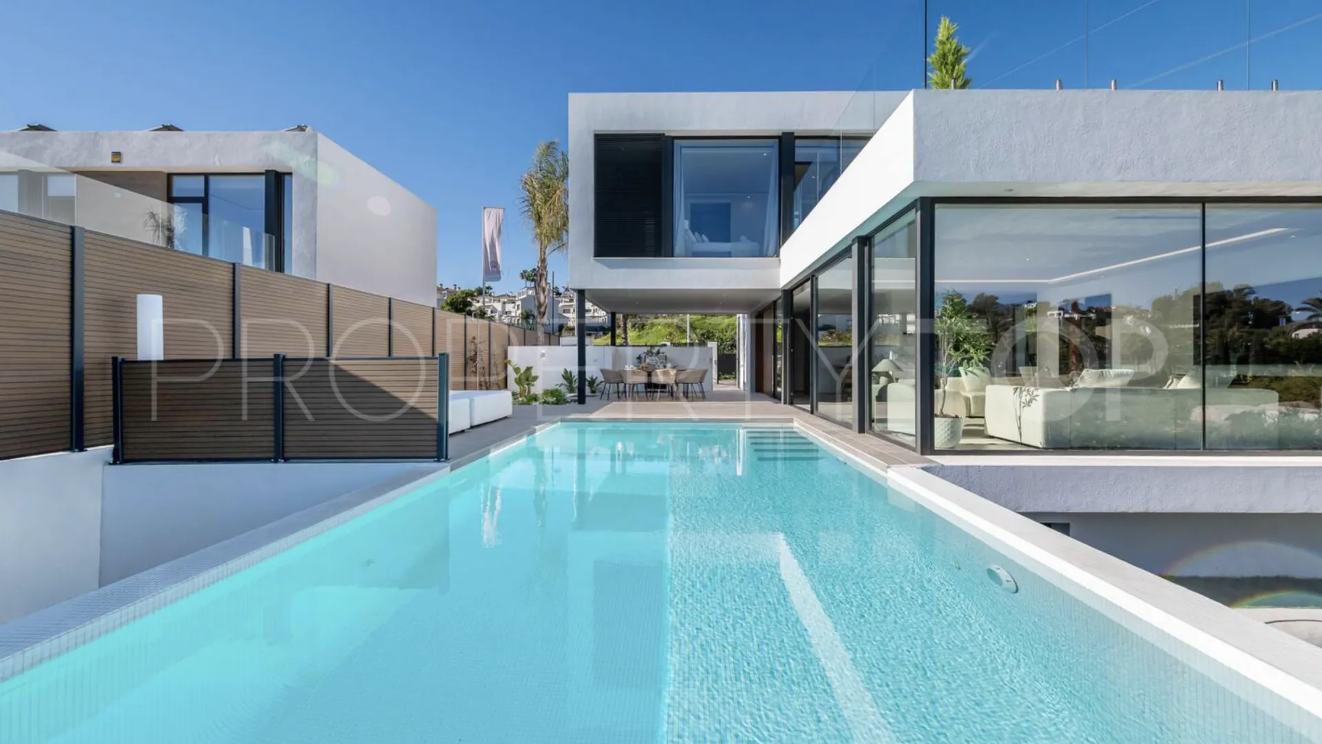 Villa en venta en El Paraiso con 5 dormitorios