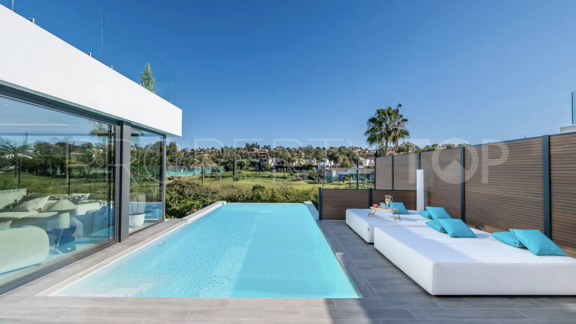 Villa en venta en El Paraiso con 5 dormitorios