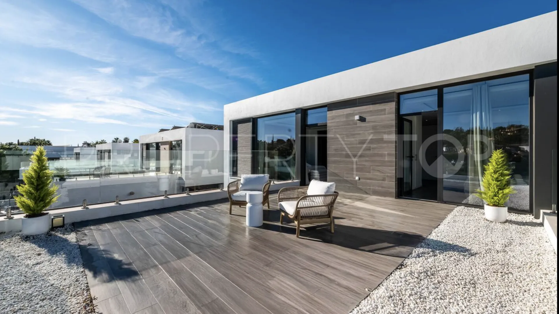 Villa en venta en El Paraiso con 5 dormitorios