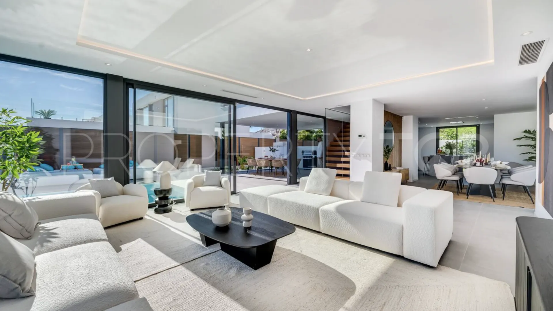 Villa en venta en El Paraiso con 5 dormitorios