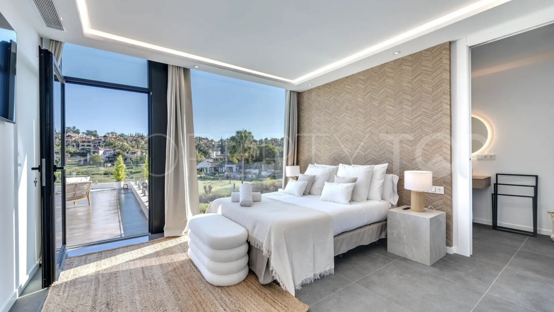 Villa en venta en El Paraiso con 5 dormitorios