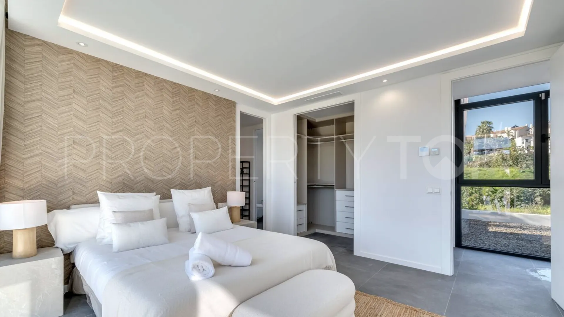 Villa en venta en El Paraiso con 5 dormitorios