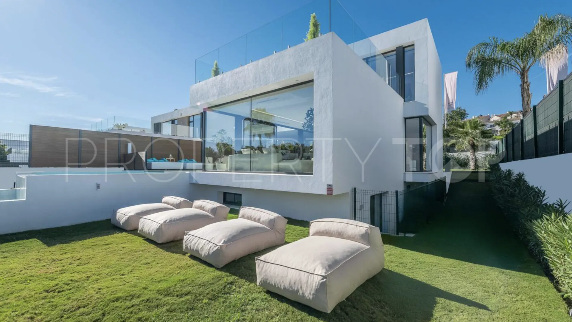 Villa en venta en El Paraiso con 5 dormitorios