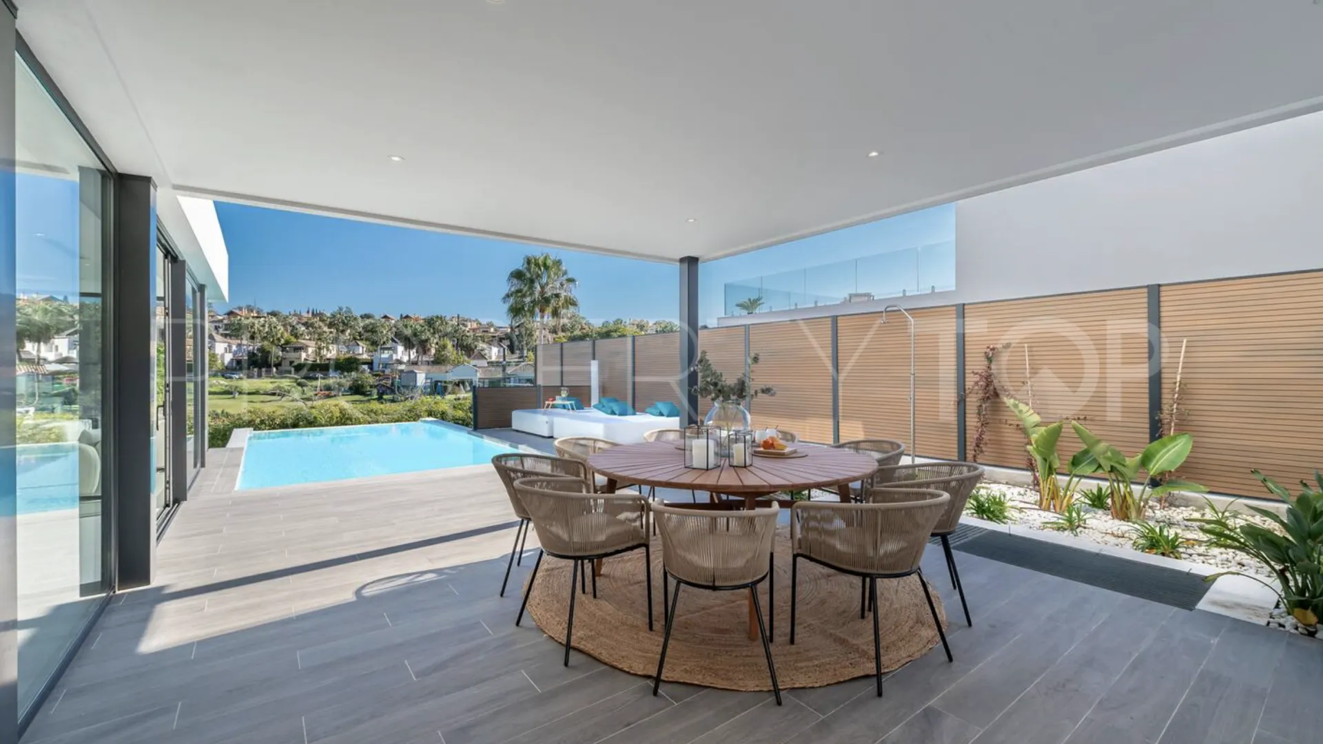 Villa en venta en El Paraiso con 5 dormitorios