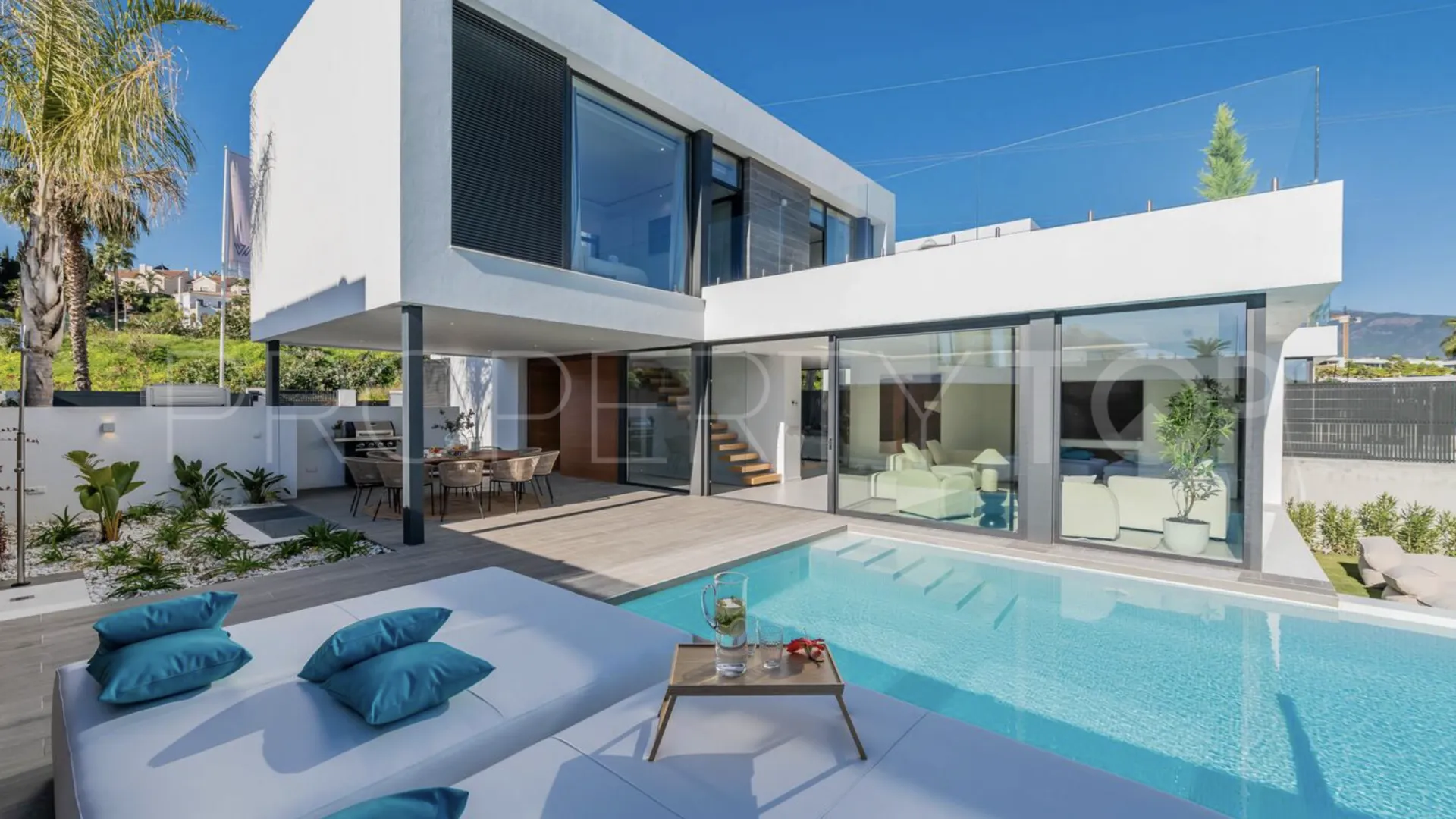 Villa en venta en El Paraiso con 5 dormitorios