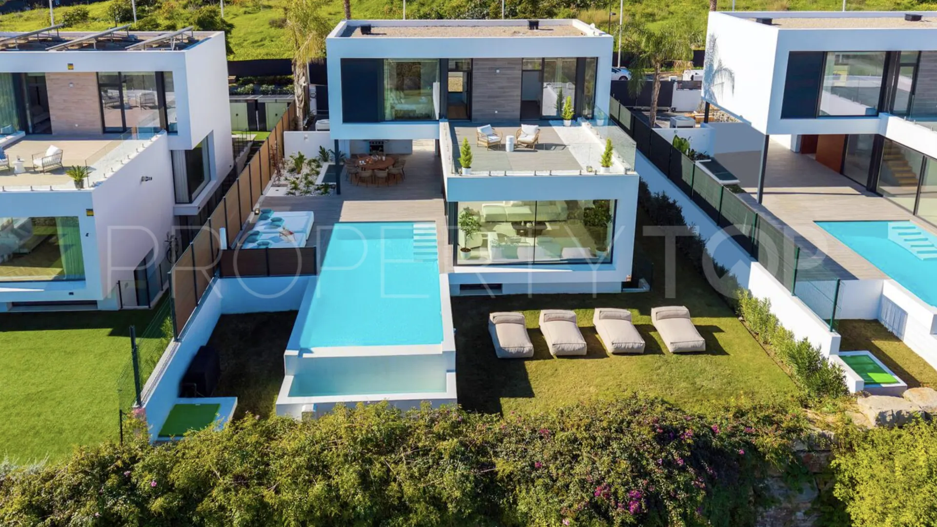 Villa en venta en El Paraiso con 5 dormitorios