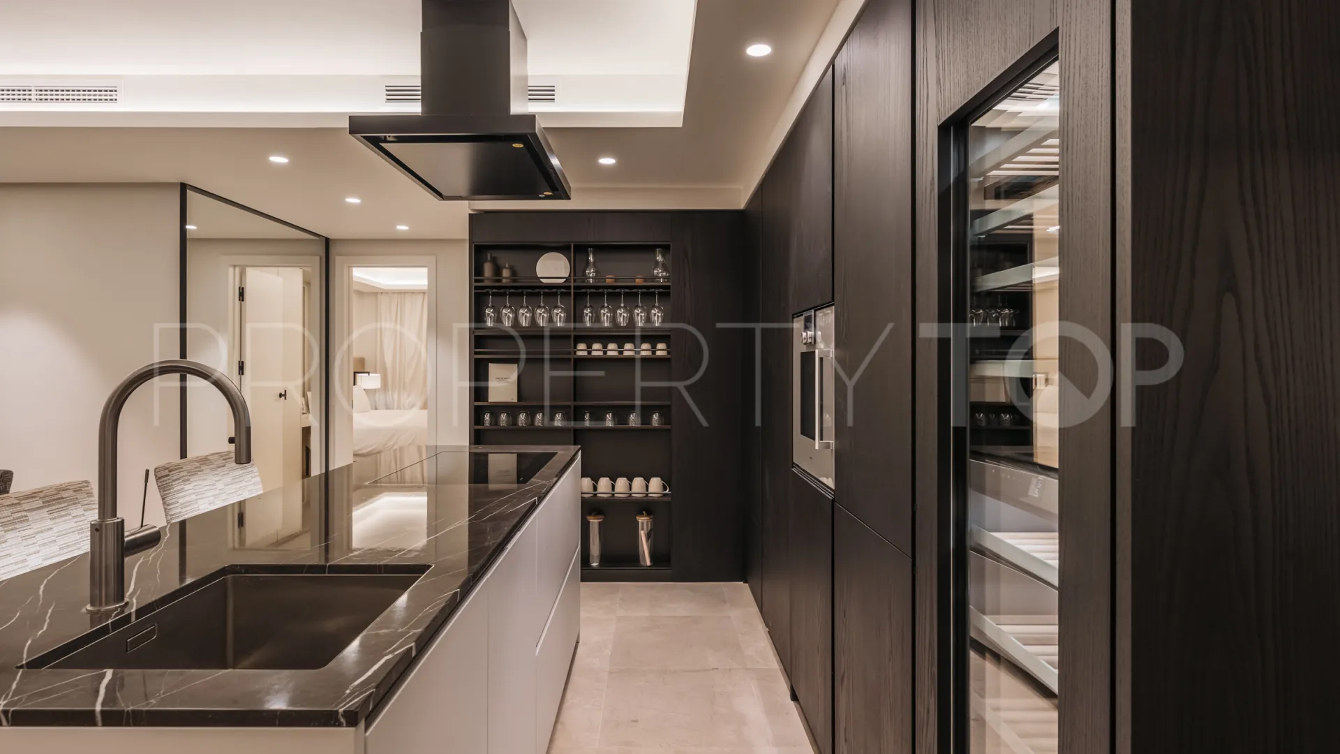 Se vende apartamento con 3 dormitorios en Puente Romano