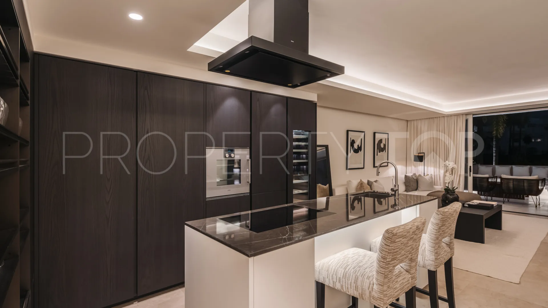 Se vende apartamento con 3 dormitorios en Puente Romano