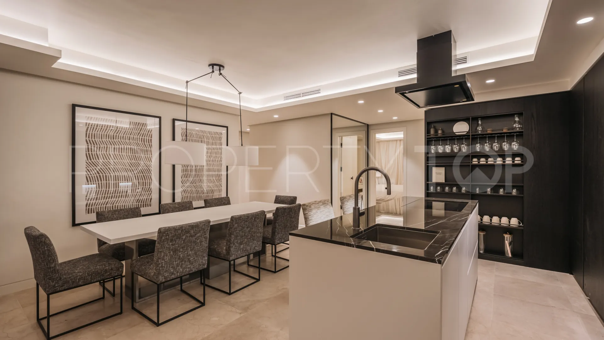 Se vende apartamento con 3 dormitorios en Puente Romano