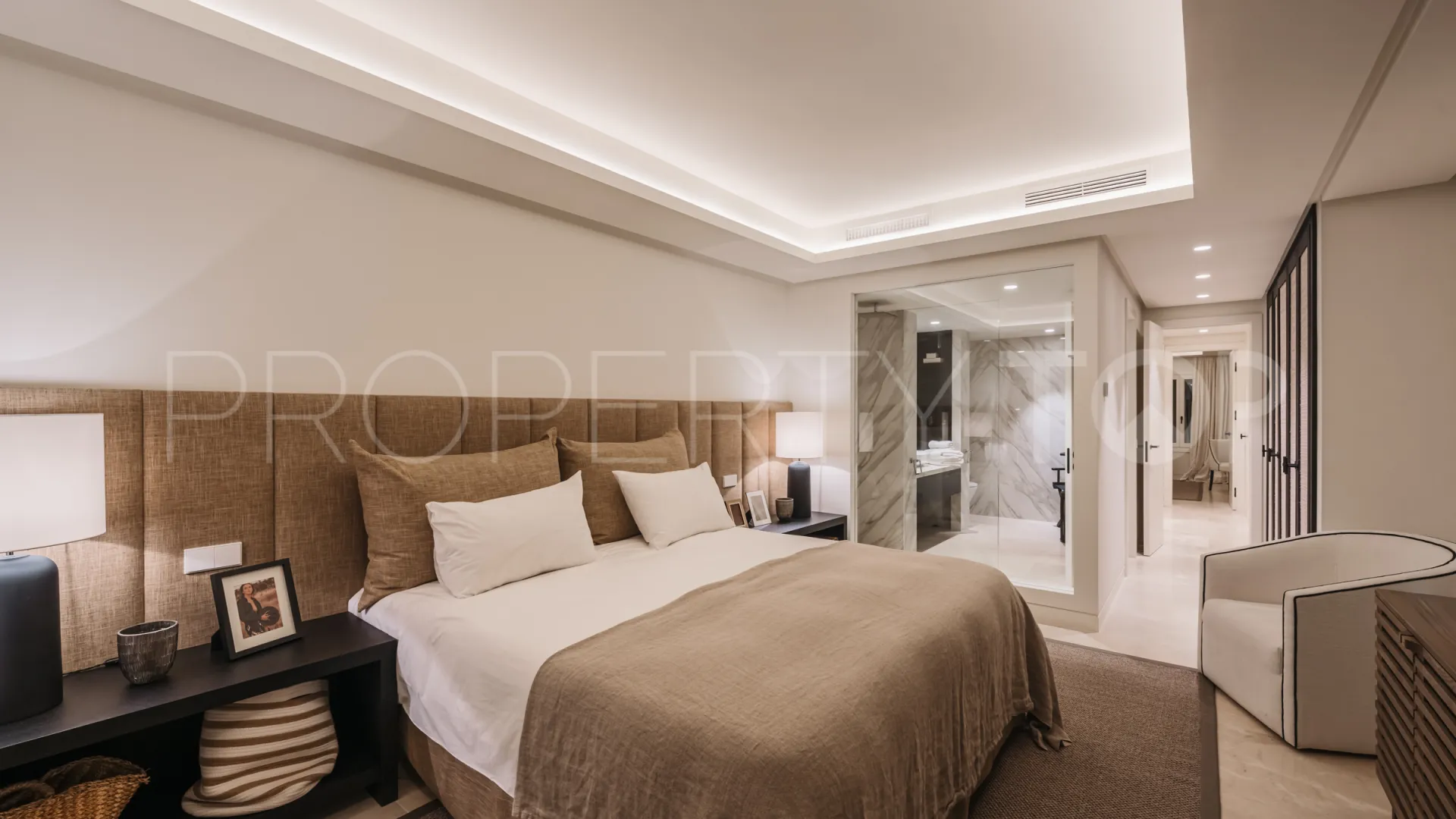 Se vende apartamento con 3 dormitorios en Puente Romano