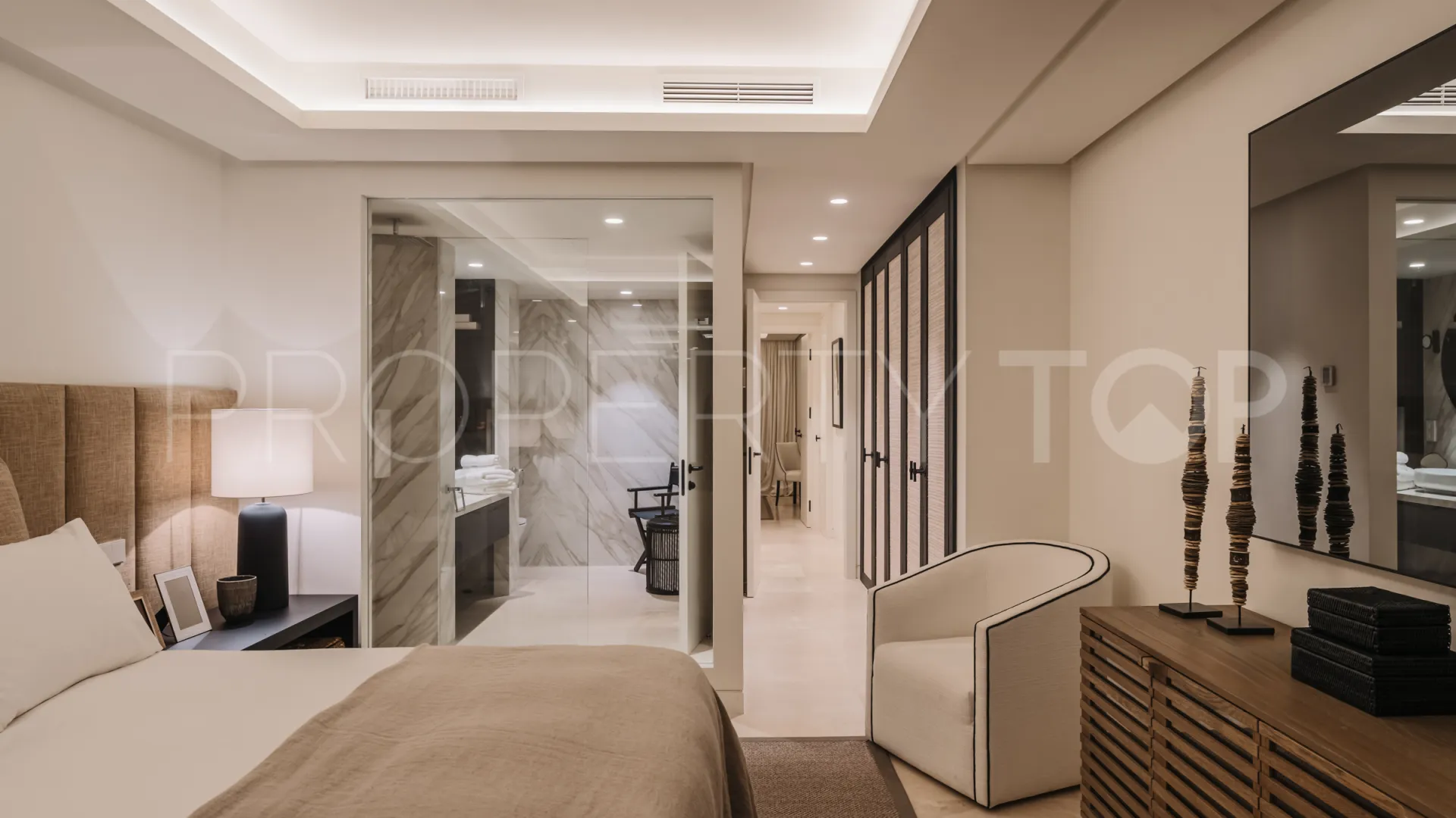 Se vende apartamento con 3 dormitorios en Puente Romano