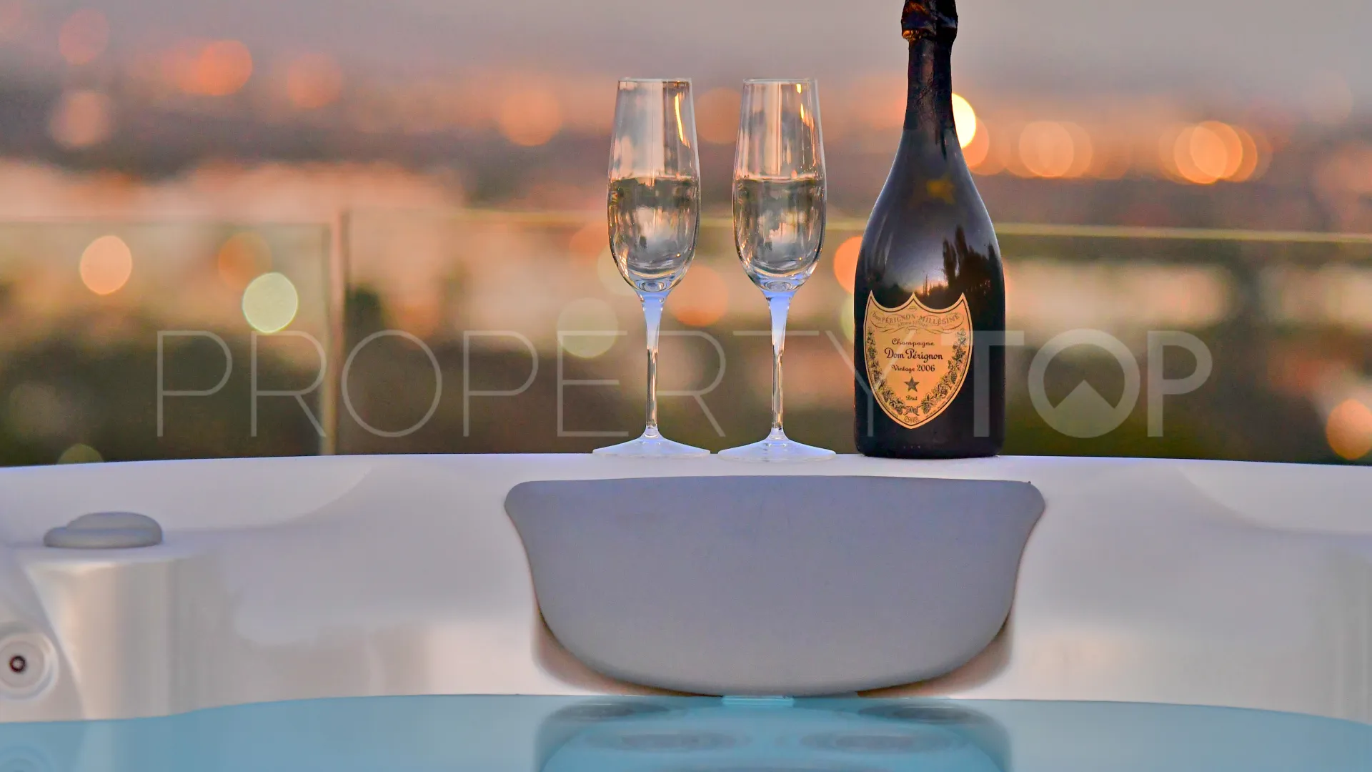 7 bedrooms villa in Nueva Andalucia for sale