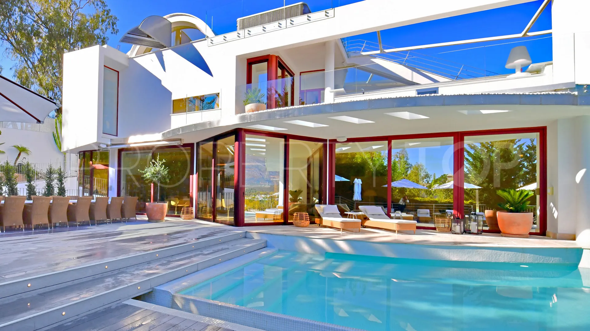 7 bedrooms villa in Nueva Andalucia for sale